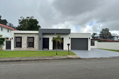 Modern 3BR/2BA Home in Prime Sinajana Location